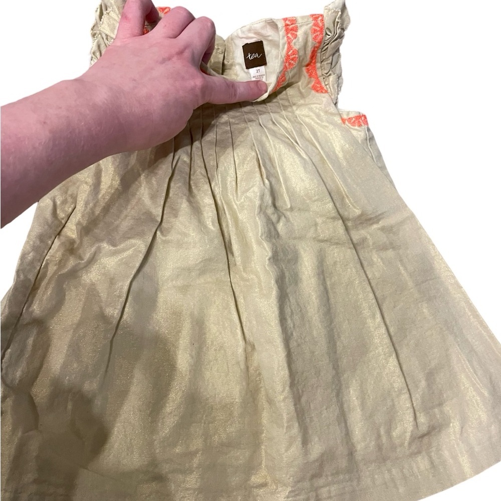 Bundle of 2 girls dresses 2T - Picture 3 of 3